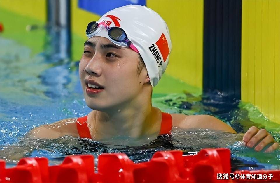 ......马岚又泡了十分钟，感觉身上皮肤都有点被水泡得发白了，这才依依不舍的从浴缸里出来。